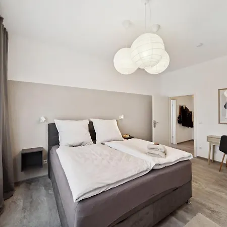 Appartamento Ruhige Lage, Gute Anbindung, Frisch Renoviert Fellbach Esterno foto